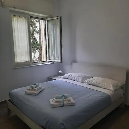 Ridi Zona Ospedaliera Apartment Naples