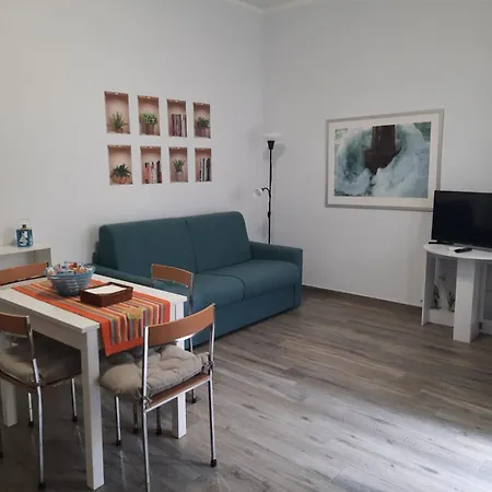 Ridi Zona Ospedaliera Apartment *