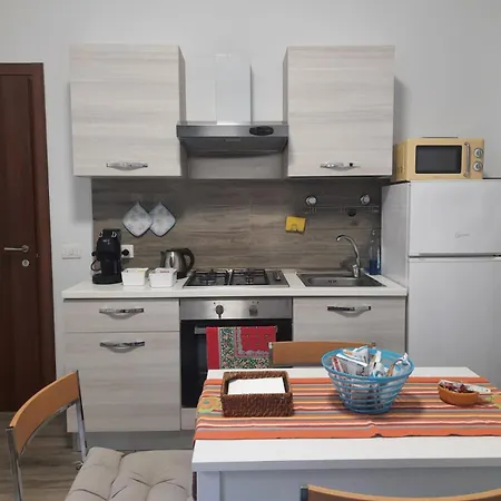 Ridi Zona Ospedaliera Apartment